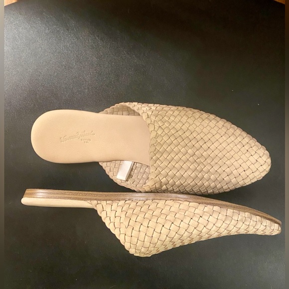 Universal thread crocheted mule - Picture 3 of 3